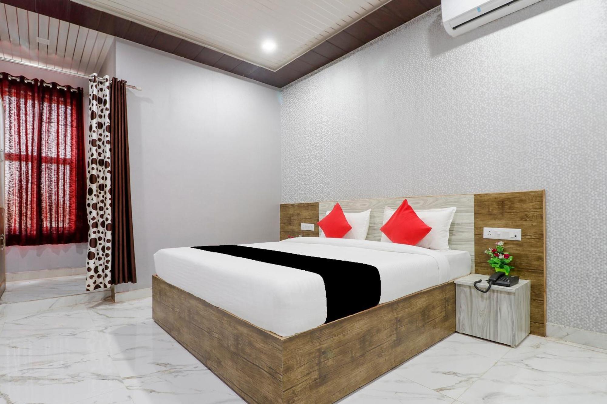 Capital O 63158 Hotel Om Sai Ram Chhatarpur Zewnętrze zdjęcie