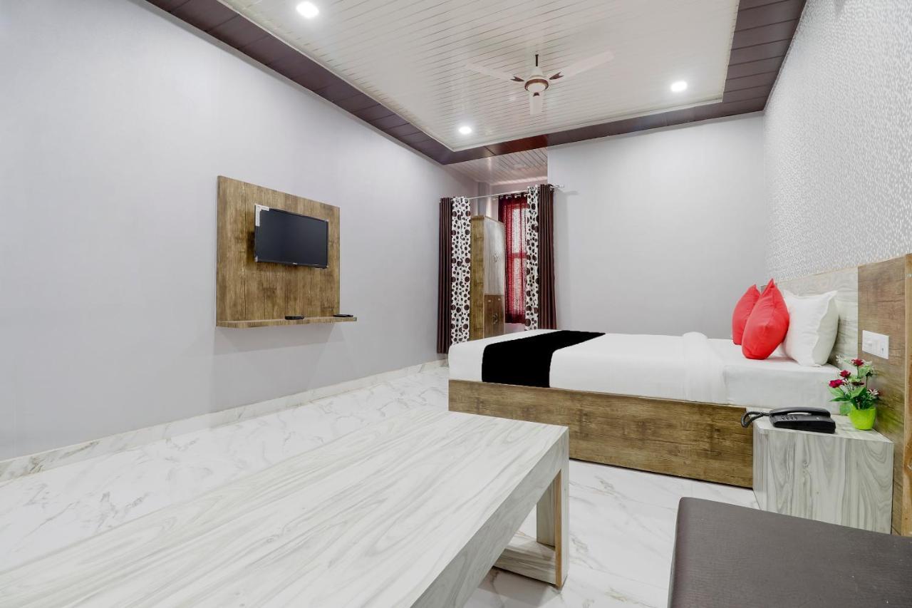 Capital O 63158 Hotel Om Sai Ram Chhatarpur Zewnętrze zdjęcie