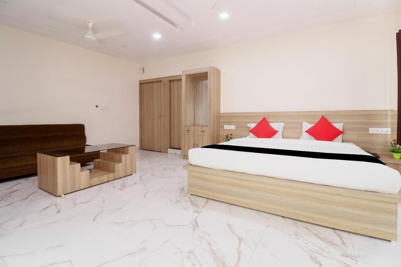 Capital O 63158 Hotel Om Sai Ram Chhatarpur Zewnętrze zdjęcie